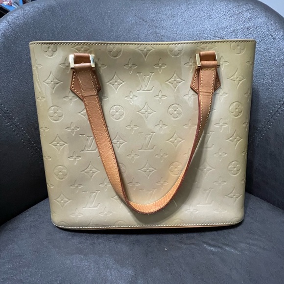 Louis Vuitton Handbags - Authentic Louis Vuitton Vernis Beige Houston Handbag